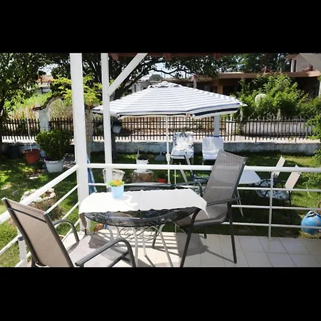 Family House - παραθεριστικό Holiday home