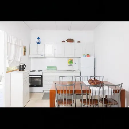 Family House - Παραθεριστικό Κατάλυμα *