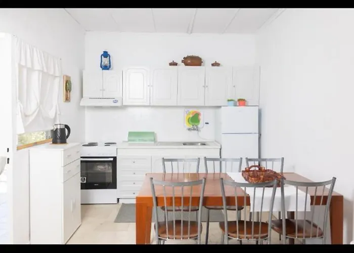 Family House - Παραθεριστικό Κατάλυμα *